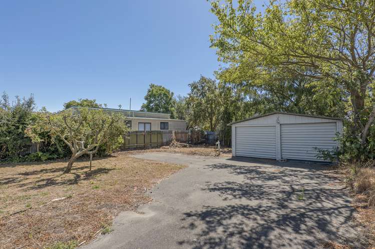 235 Breezes Road Aranui_12
