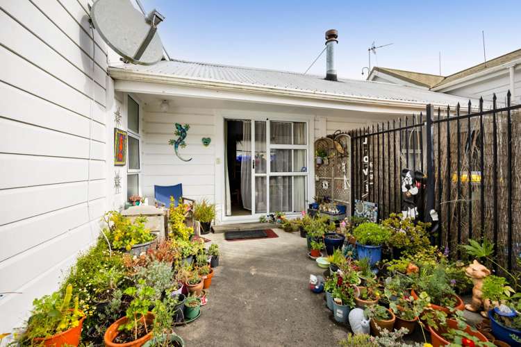 84 and 84a Argyle Street Hawera_10