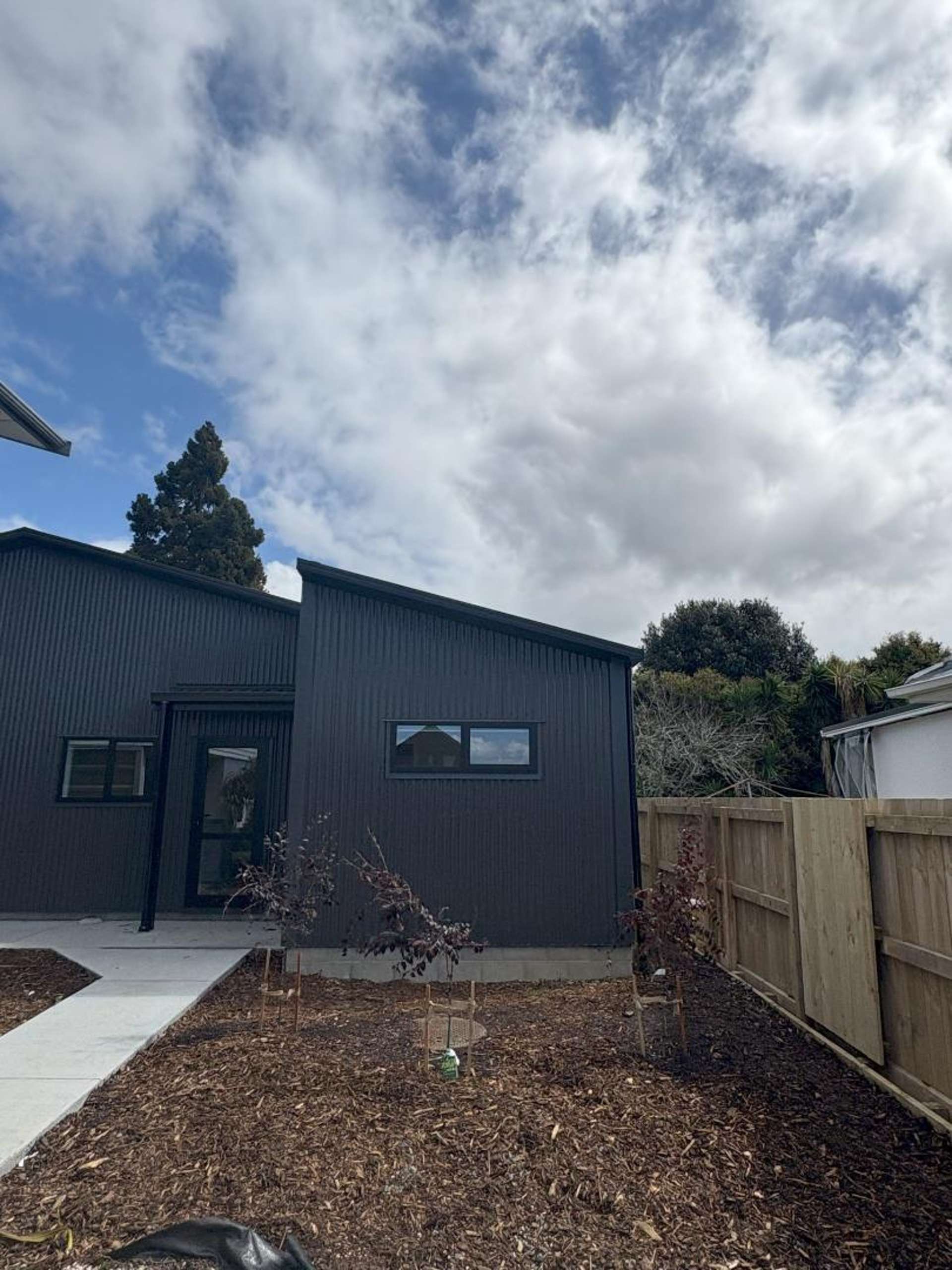 98A Tirimoana Road 1802_0