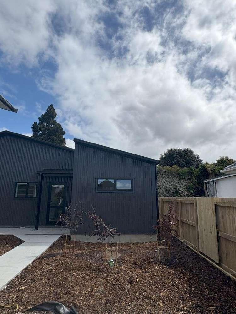 98A Tirimoana Road_0