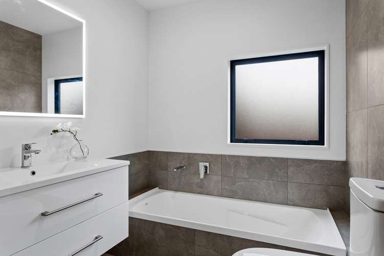 2/58 Waltham Road Sydenham_12