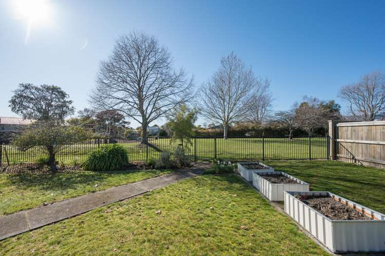 7 Field Place Richmond_24