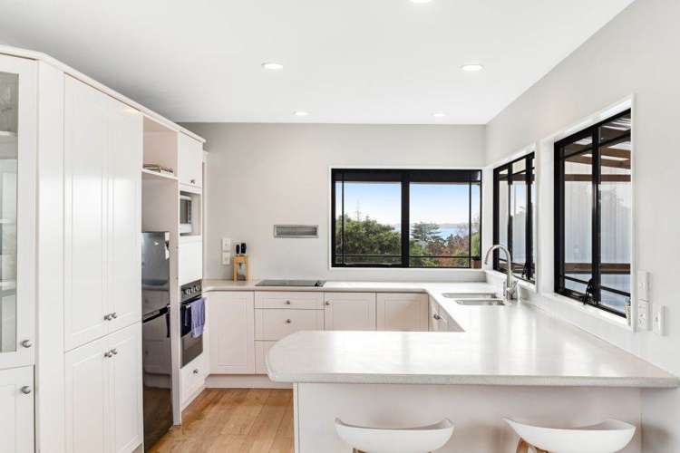 10 Beach Road Mellons Bay_7