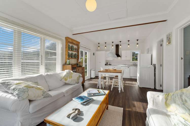 6 Kapiti Lane Otaki Beach_5