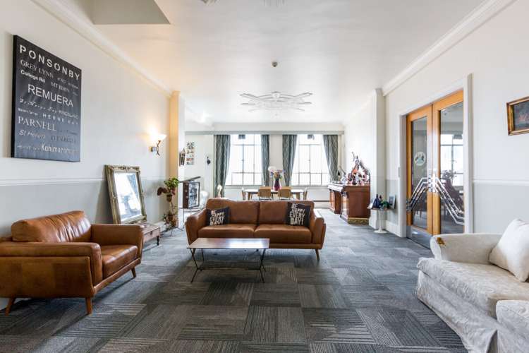 Level 1, 129  Heretaunga Street West Hastings Central_5