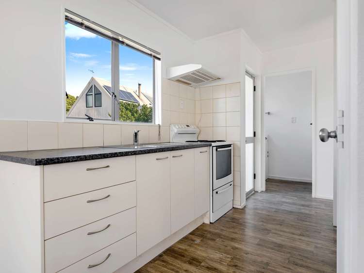 20b Kentucky Crescent Nawton_8