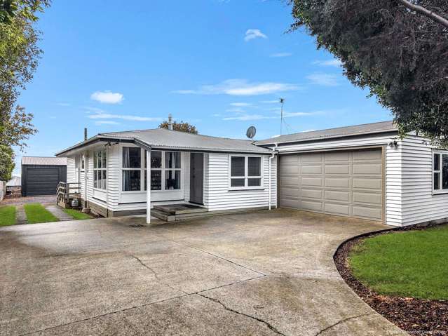 Warm and Cosy Family Home, Super-Sized Shed