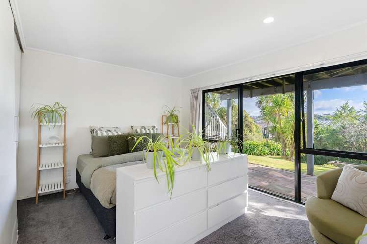 2/7 Arran Road Browns Bay_13