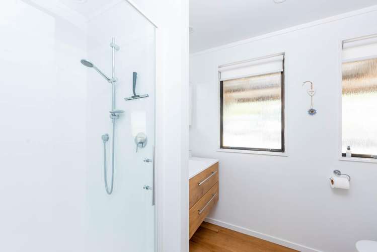 24 Taumatawiwi Street Opononi_17