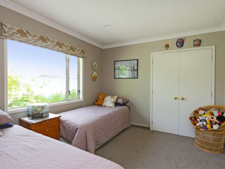 77 Kensington Drive Taradale_12