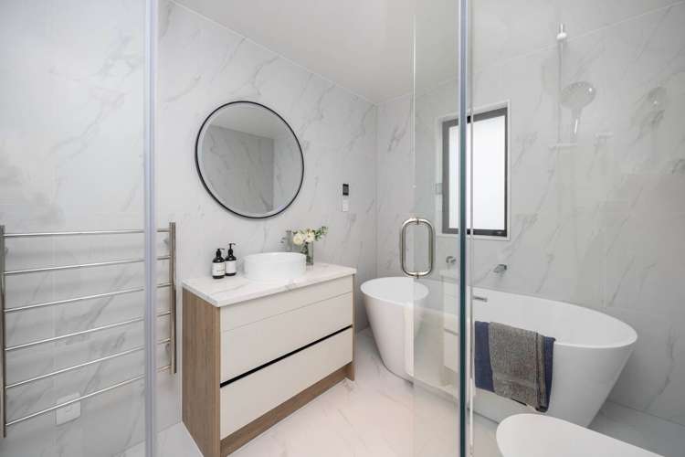 11C Norman Lesser Drive St Johns_25