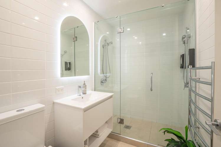 7/2 Lowell Place Waipahihi_14