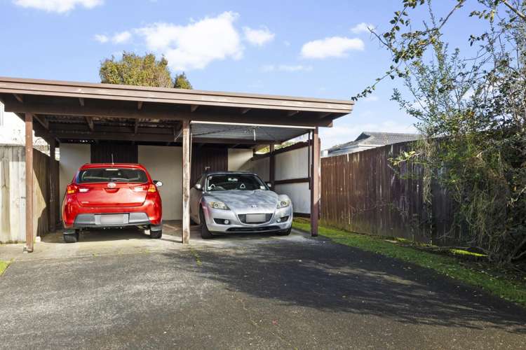 1/8 Mannering Place Hillcrest_11