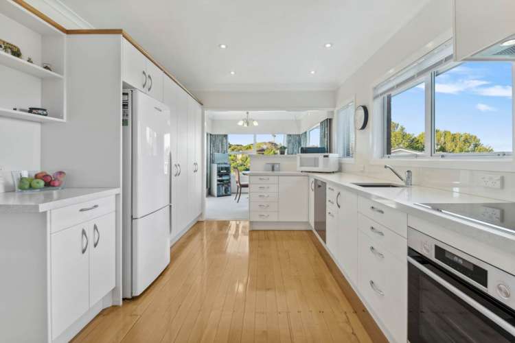 16 Imatra Place Sunnyhills_12