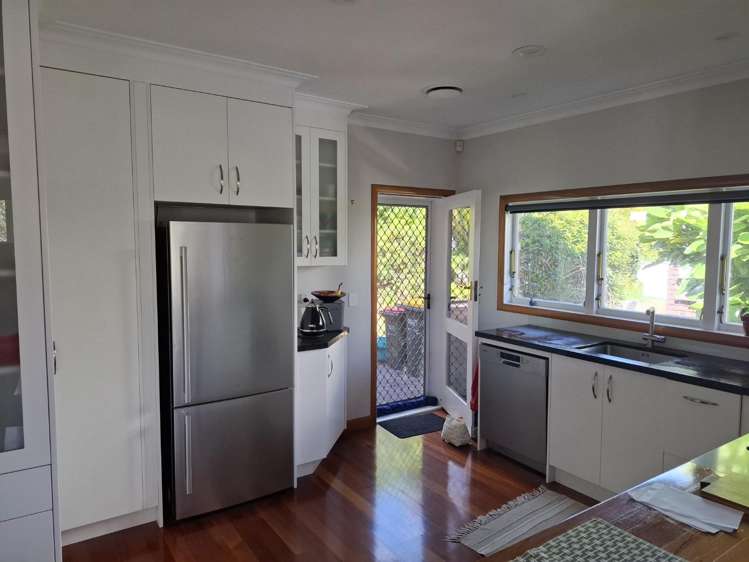 492 River Road 10458_10