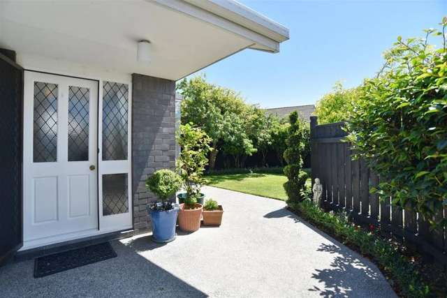 2/35 Lowry Avenue Redwood_4