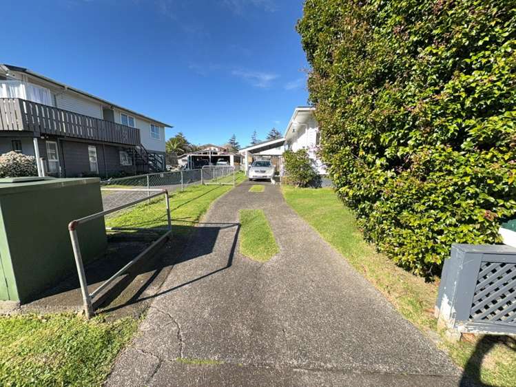  8 Appleby Place Māngere East_2