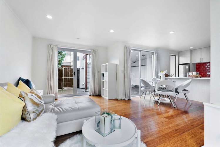 35/3 Wagener Place Mount Albert_1