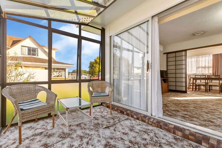 8 Warden Place Mangere Bridge_12