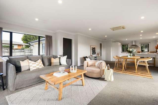 In the Heart of Cambridge, Convenience at The Door