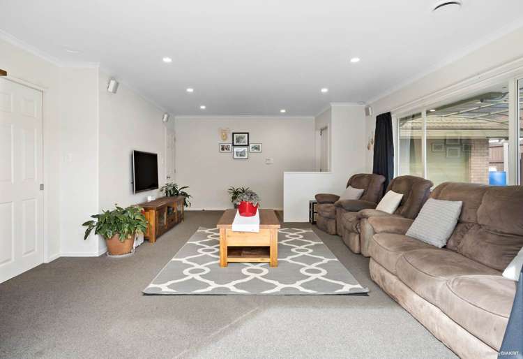 67 Lothian Brae Wattle Downs_1