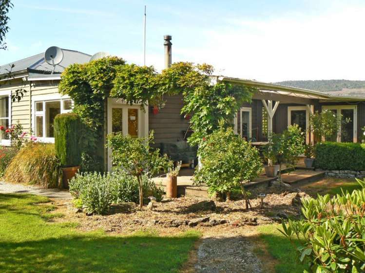 865 Tahakopa Valley Road Catlins Surrounds_16