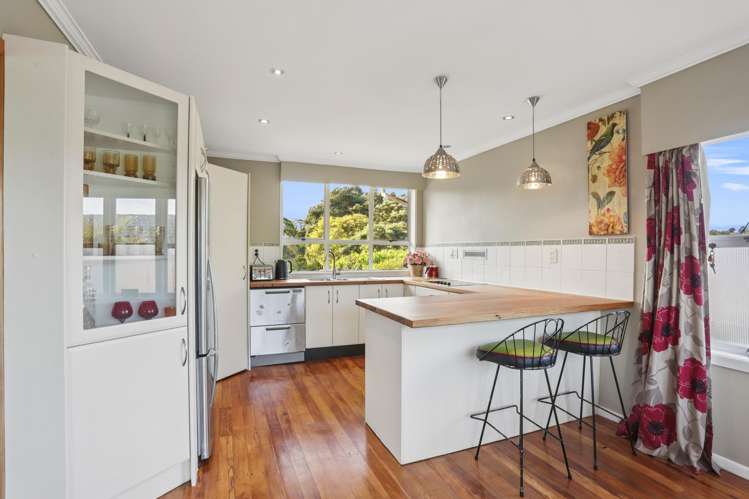 10 Rauhuia Crescent Parau_7