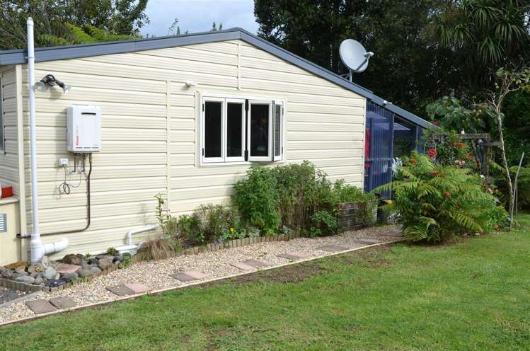 39 Poland Street Waikino_11