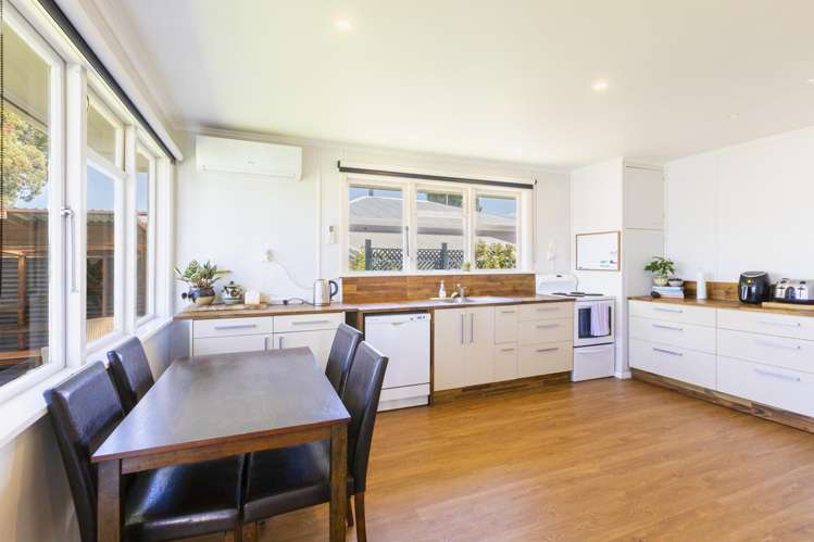 2b Dee Street Otane_2