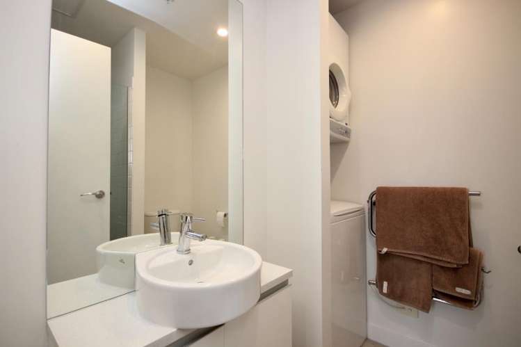 29XX/6-8 Lorne Street 10015_9