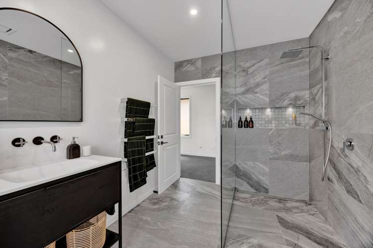 25 County Drive Hawera_40