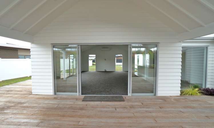 68 Stace Hopper Drive One Tree Point_2