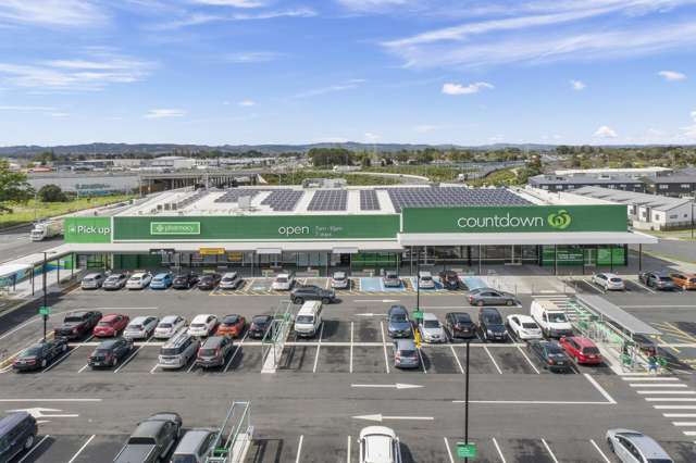 Retail unit available in Waiata Shores!