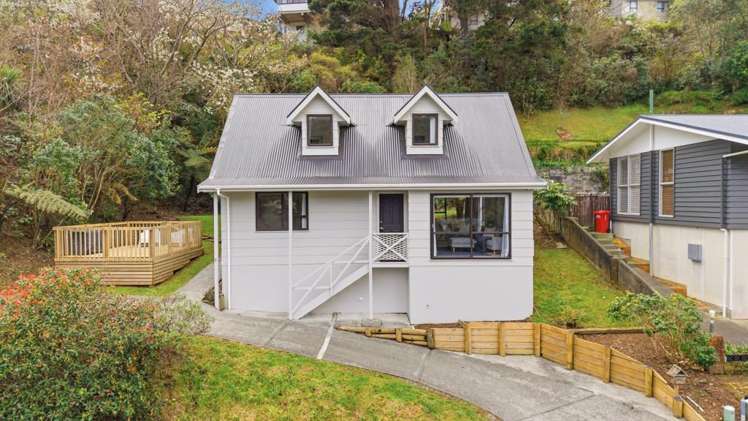 3 Hazlewood Ave_0