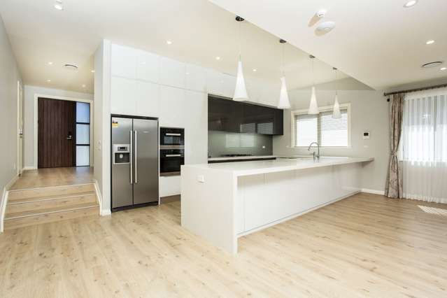 8 Remuremu Street Long Bay_2