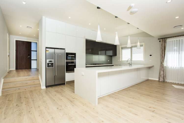 8 Remuremu Street Long Bay_2