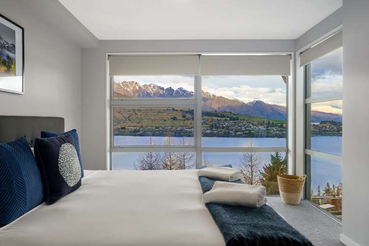 1/11 Gum Lane Queenstown_14