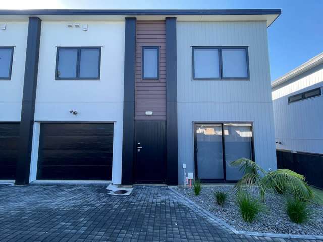 7D Surrey Street Manurewa_1