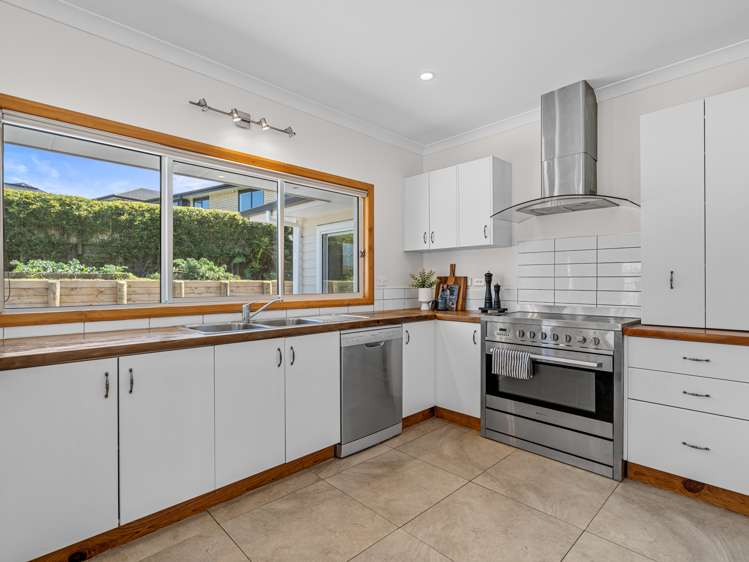 32 Ballintoy Park Drive Welcome Bay_5