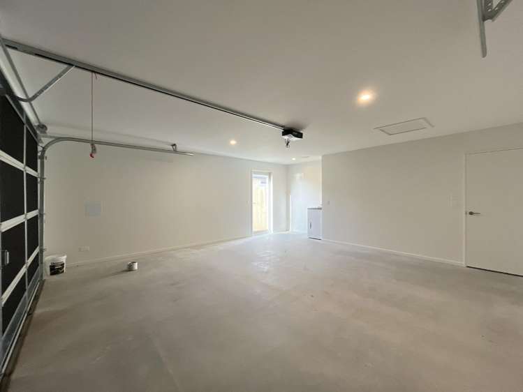 9 Accadia Drive 11103_17