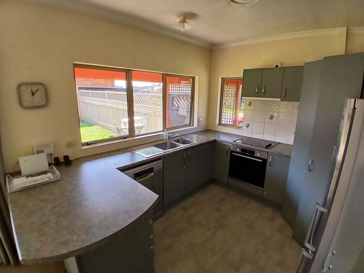 7 Elizabeth Grove Stratford_10