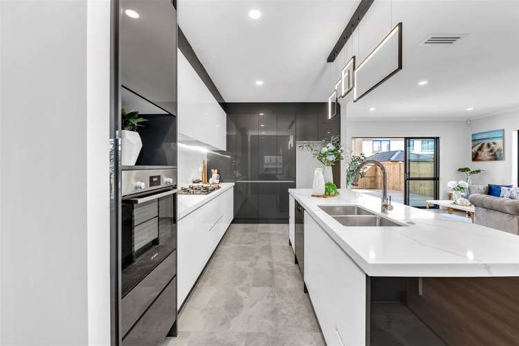 13 Tullymore Drive Flat Bush_10