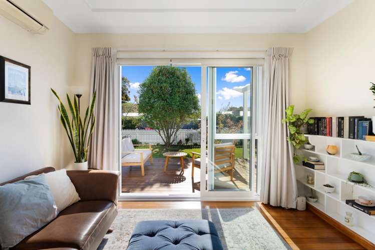 6 Dolbel Street Taradale_5