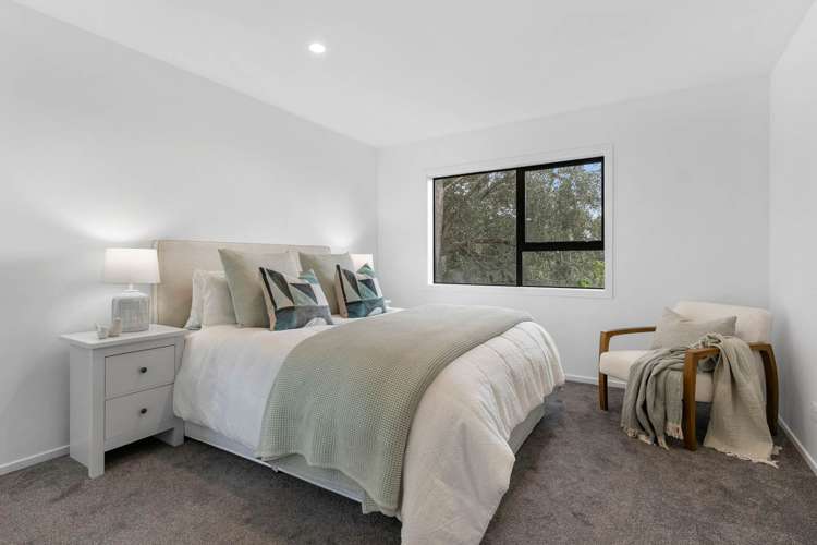 1/12 Surville Place Mairangi Bay_13