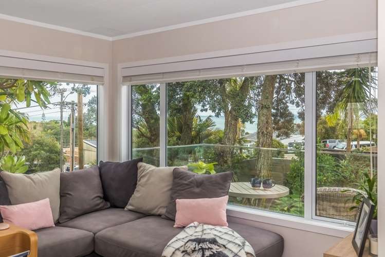 2/42 Beach Road Castor Bay_1