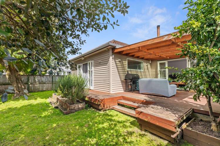 10 Nineteenth Avenue_0