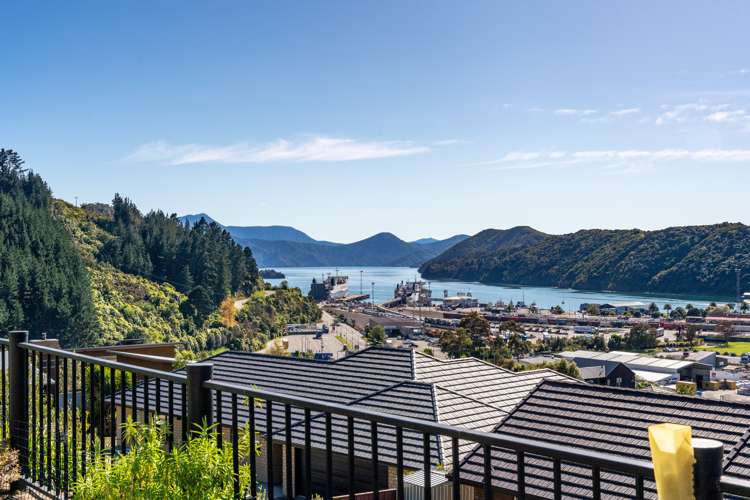 8 Harbour View Heights Picton_13