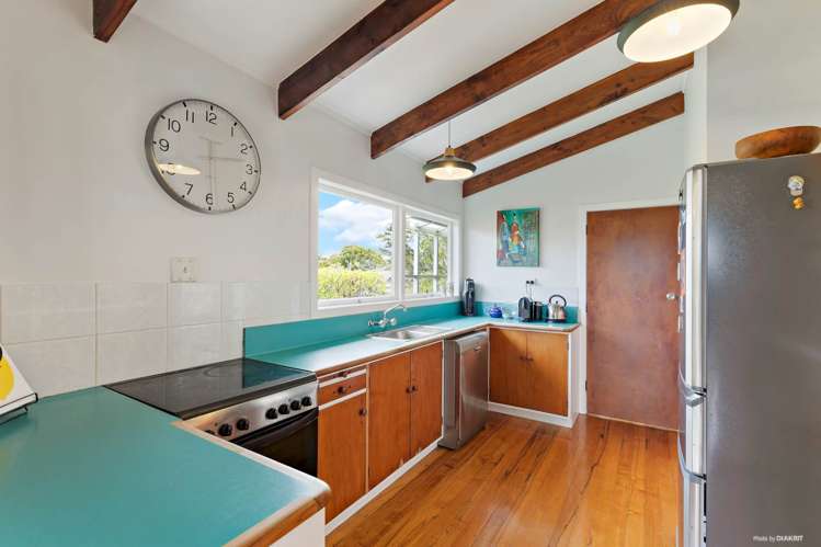 77 Willerton Avenue New Lynn_4