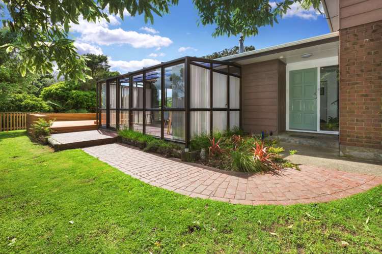 19 Longitude Place Whitby_14