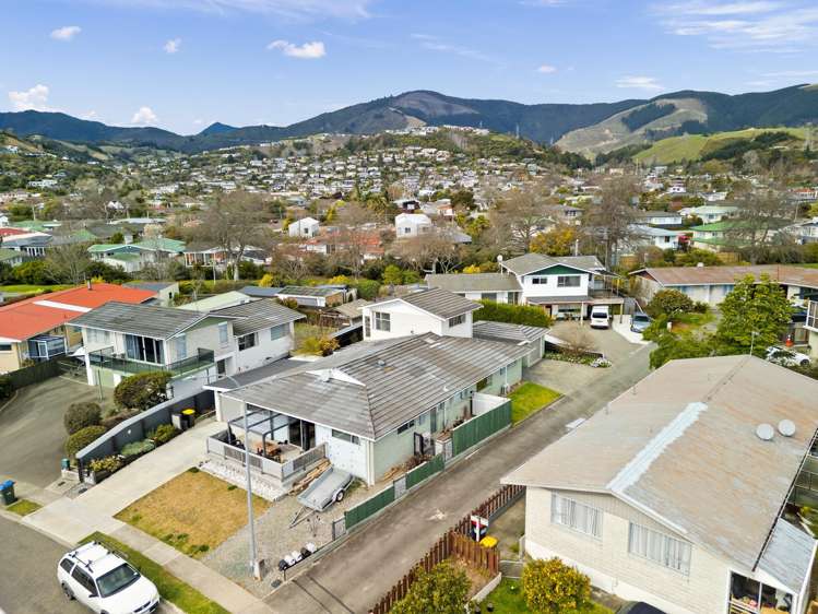2/20 Cobham Crescent Stoke_13